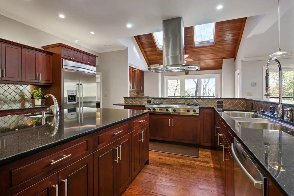 145 Habersham Waters Court, Sandy Springs, Georgia 30350, 4 Bedrooms Bedrooms, ,3 BathroomsBathrooms,Residential,Sold,145 Habersham Waters Court,6811190