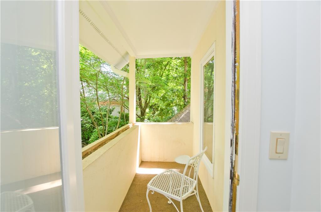 charming balcony off the 2nd floor bedroom