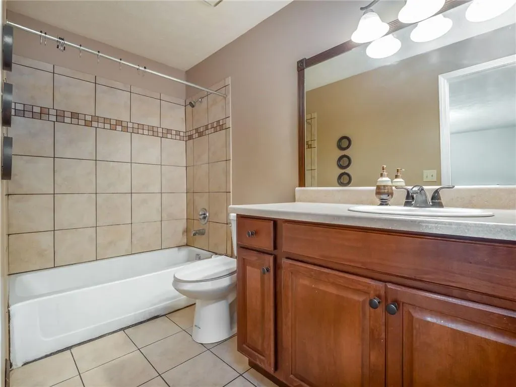 1307 Gettysburg Place, Sandy Springs, Georgia 30350, 2 Bedrooms Bedrooms, ,2 BathroomsBathrooms,Residential,Sold,1307 Gettysburg Place,6617547