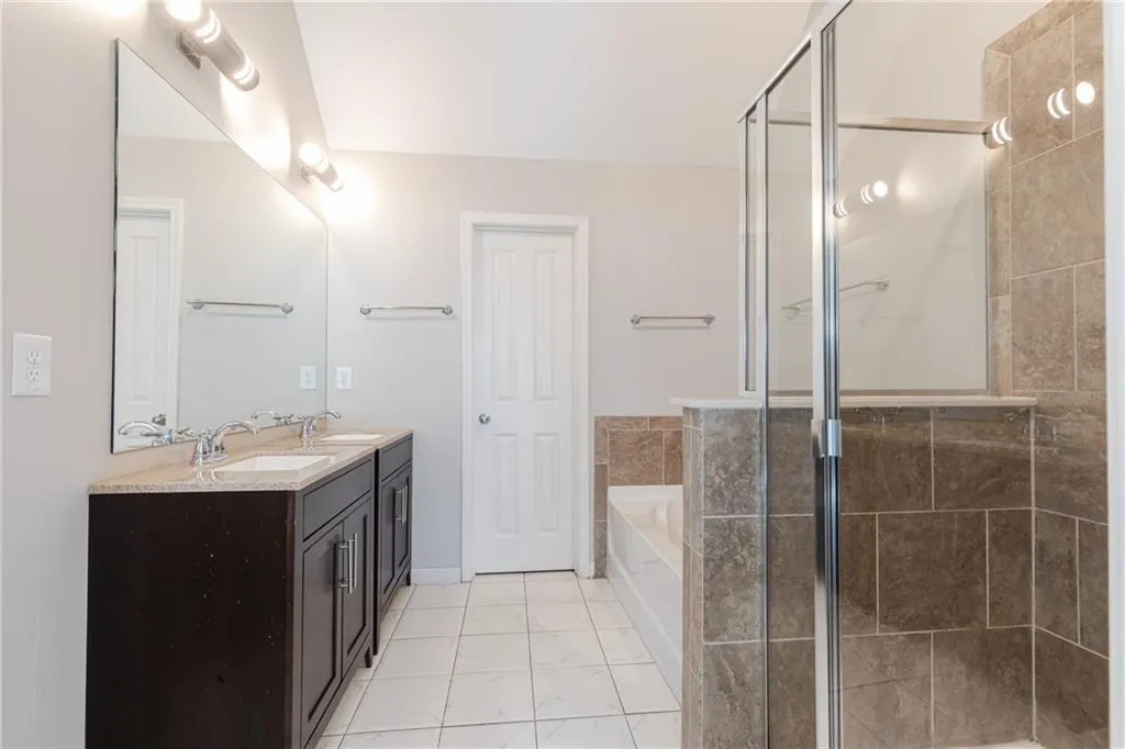 7295 Highland Bluff, Atlanta, Georgia 30328, 3 Bedrooms Bedrooms, ,3 BathroomsBathrooms,Residential,Sold,7295 Highland Bluff,6804034