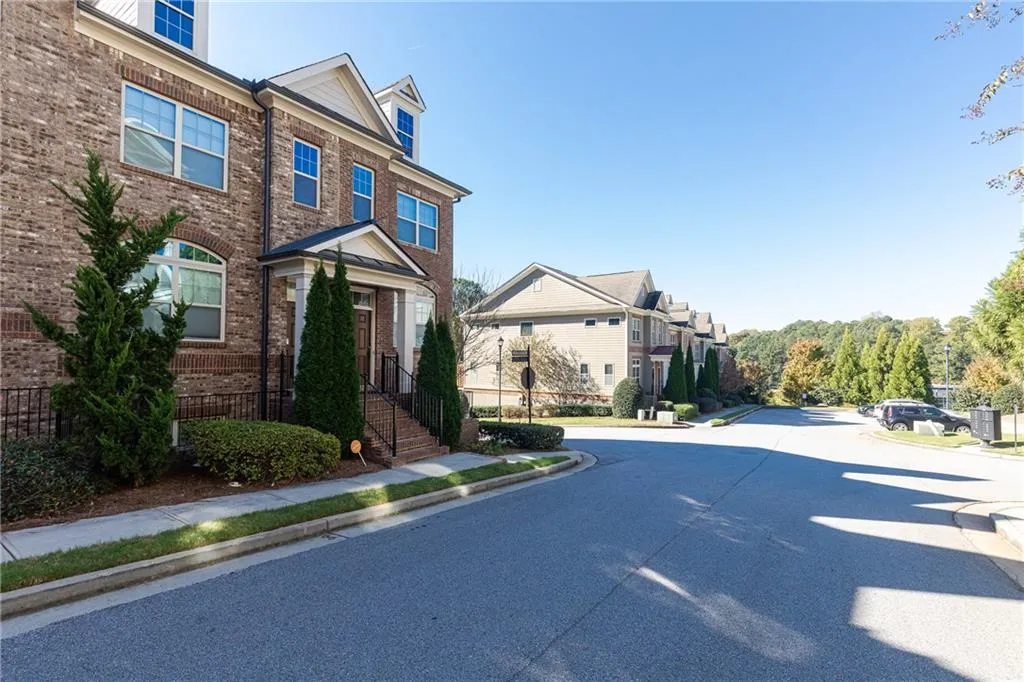 7295 Highland Bluff, Atlanta, Georgia 30328, 3 Bedrooms Bedrooms, ,3 BathroomsBathrooms,Residential,Sold,7295 Highland Bluff,6804034