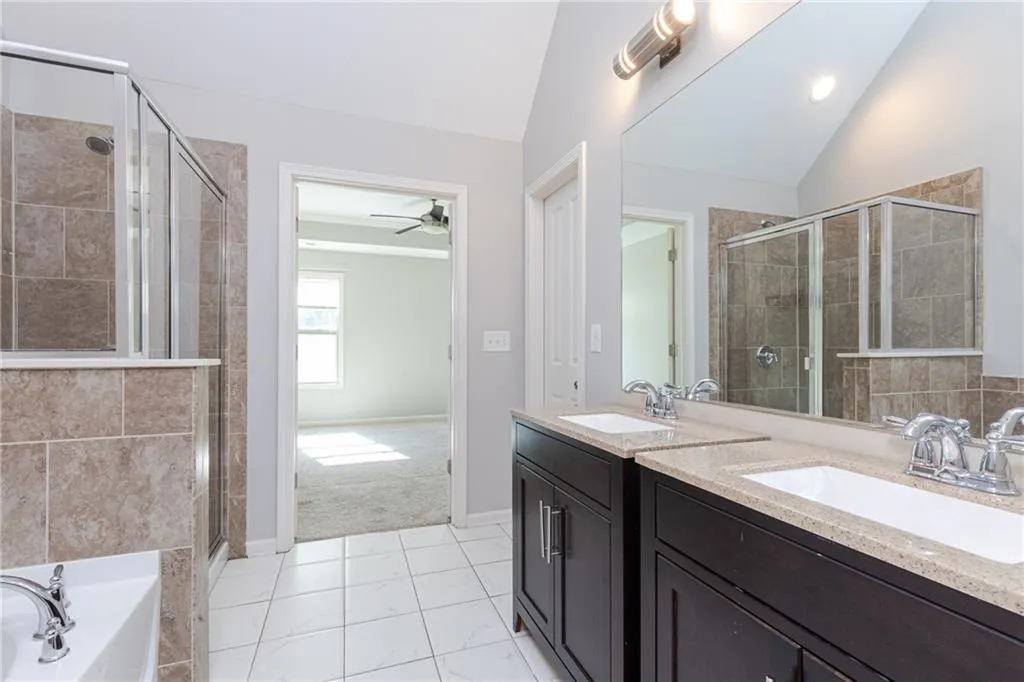 7295 Highland Bluff, Atlanta, Georgia 30328, 3 Bedrooms Bedrooms, ,3 BathroomsBathrooms,Residential,Sold,7295 Highland Bluff,6804034