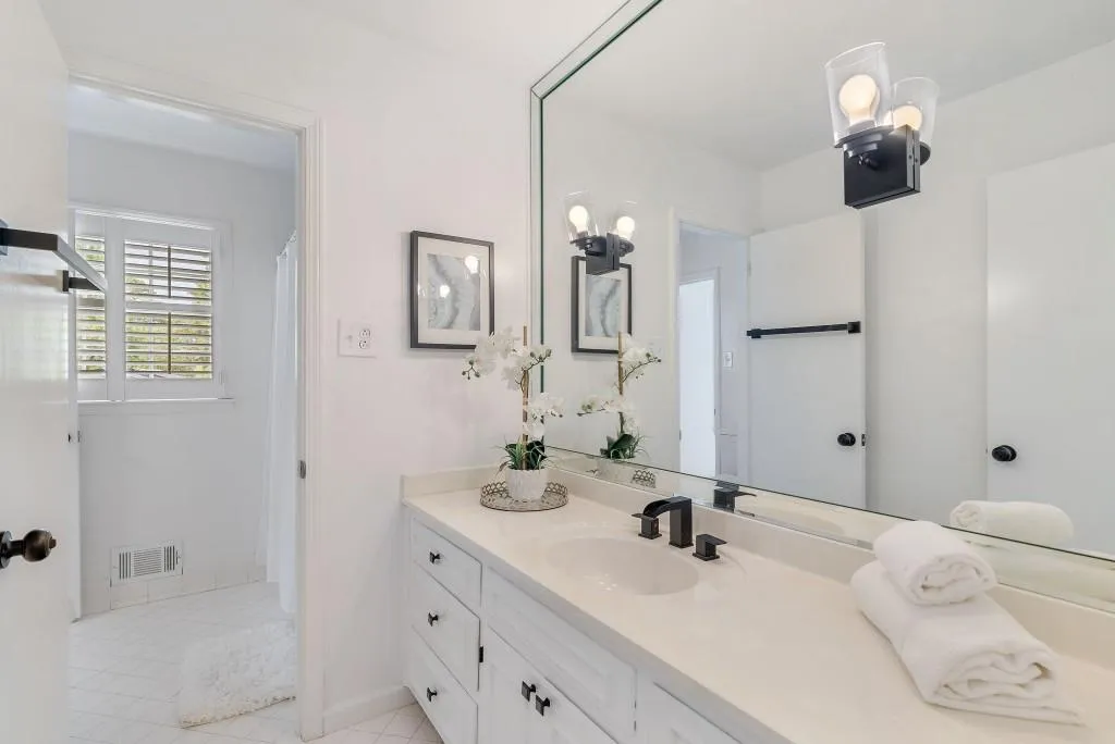 Guest Bathroom Is Expansive!