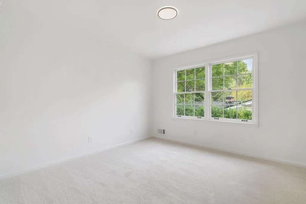 Great-Sized Secondary Rooms!