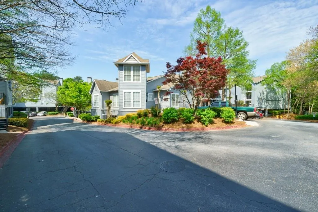 634 Granville Court, Sandy Springs, Georgia 30328, 2 Bedrooms Bedrooms, ,2 BathroomsBathrooms,Residential,Sold,634 Granville Court,6872107