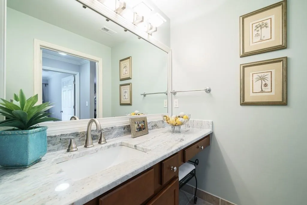 634 Granville Court, Sandy Springs, Georgia 30328, 2 Bedrooms Bedrooms, ,2 BathroomsBathrooms,Residential,Sold,634 Granville Court,6872107