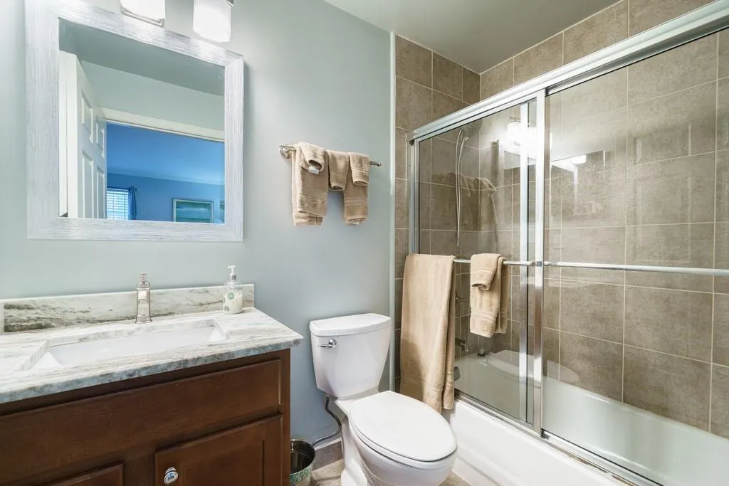 634 Granville Court, Sandy Springs, Georgia 30328, 2 Bedrooms Bedrooms, ,2 BathroomsBathrooms,Residential,Sold,634 Granville Court,6872107
