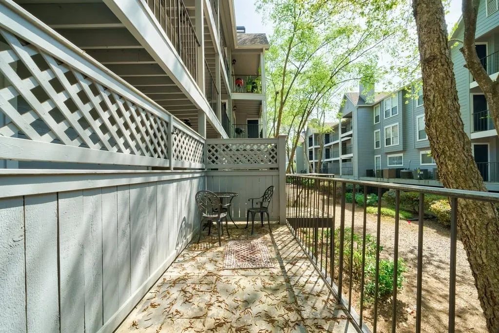 634 Granville Court, Sandy Springs, Georgia 30328, 2 Bedrooms Bedrooms, ,2 BathroomsBathrooms,Residential,Sold,634 Granville Court,6872107