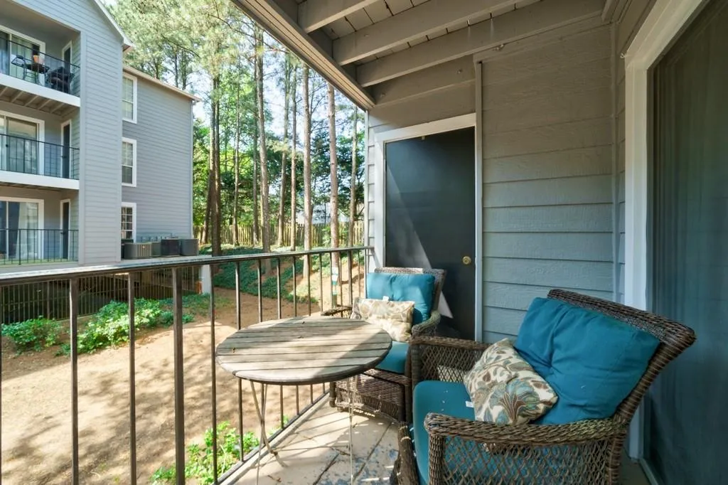 634 Granville Court, Sandy Springs, Georgia 30328, 2 Bedrooms Bedrooms, ,2 BathroomsBathrooms,Residential,Sold,634 Granville Court,6872107