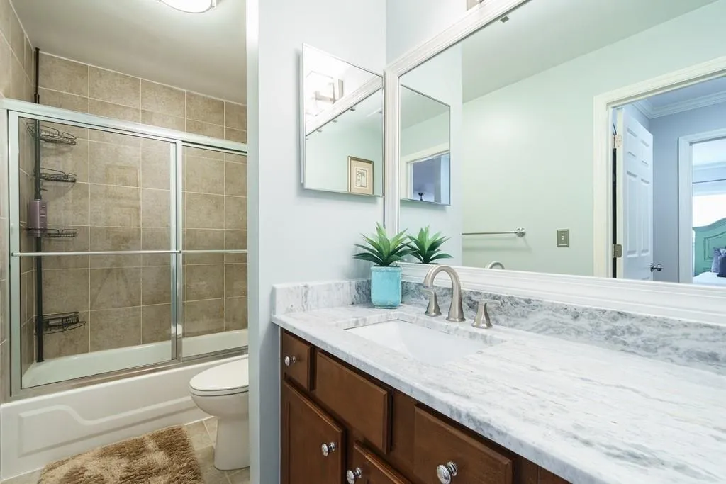 634 Granville Court, Sandy Springs, Georgia 30328, 2 Bedrooms Bedrooms, ,2 BathroomsBathrooms,Residential,Sold,634 Granville Court,6872107