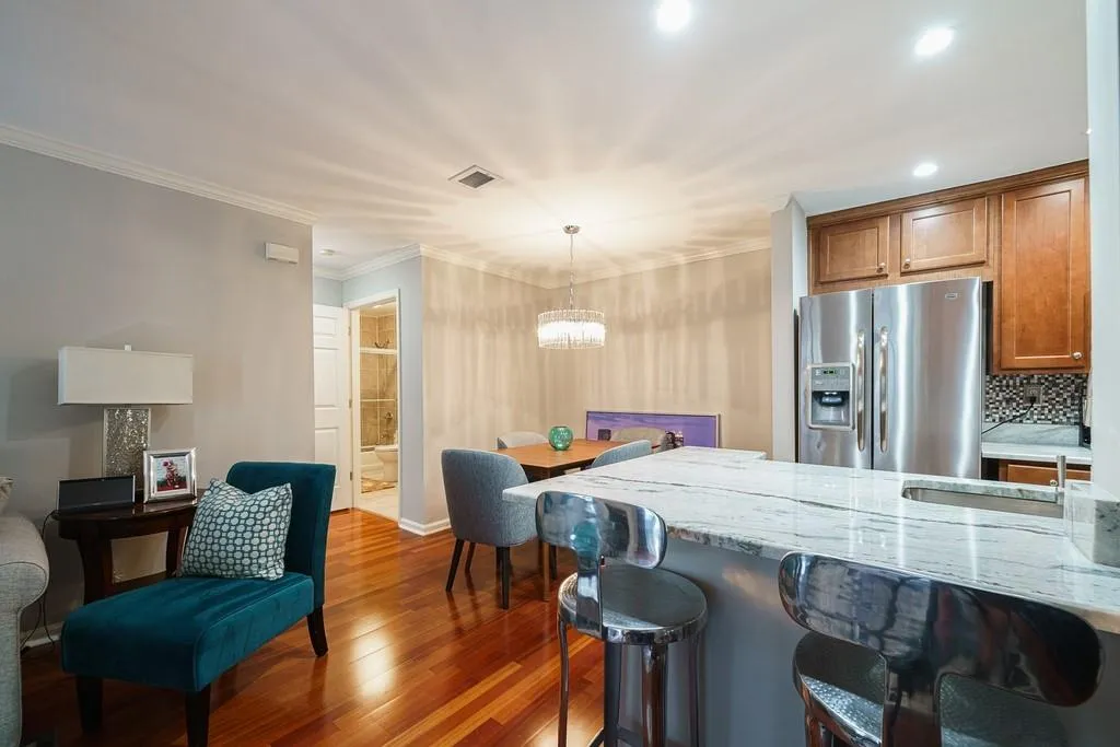 634 Granville Court, Sandy Springs, Georgia 30328, 2 Bedrooms Bedrooms, ,2 BathroomsBathrooms,Residential,Sold,634 Granville Court,6872107