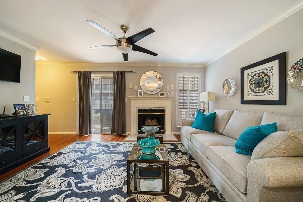 634 Granville Court, Sandy Springs, Georgia 30328, 2 Bedrooms Bedrooms, ,2 BathroomsBathrooms,Residential,Sold,634 Granville Court,6872107
