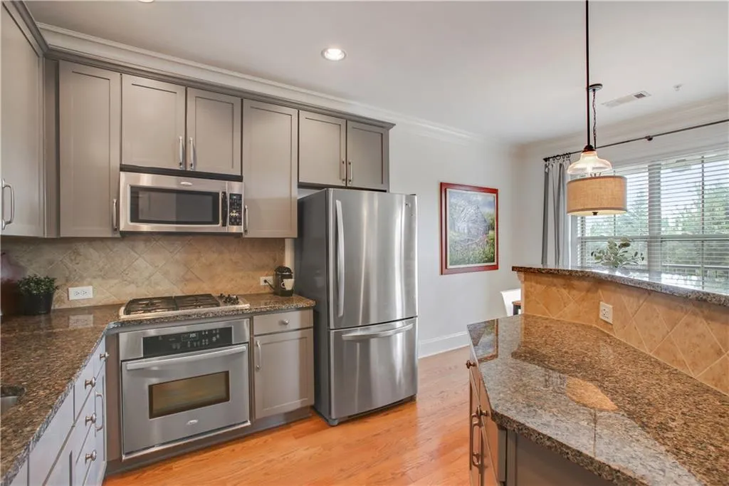 875 Perennial Drive, Atlanta, Georgia 30328, 3 Bedrooms Bedrooms, ,2 BathroomsBathrooms,Residential,Sold,875 Perennial Drive,6129119