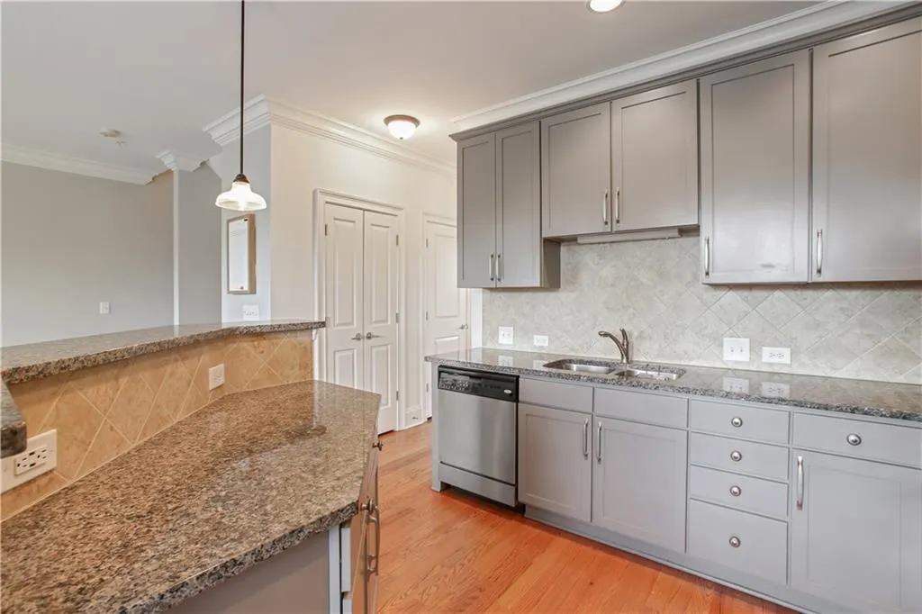 875 Perennial Drive, Atlanta, Georgia 30328, 3 Bedrooms Bedrooms, ,2 BathroomsBathrooms,Residential,Sold,875 Perennial Drive,6129119