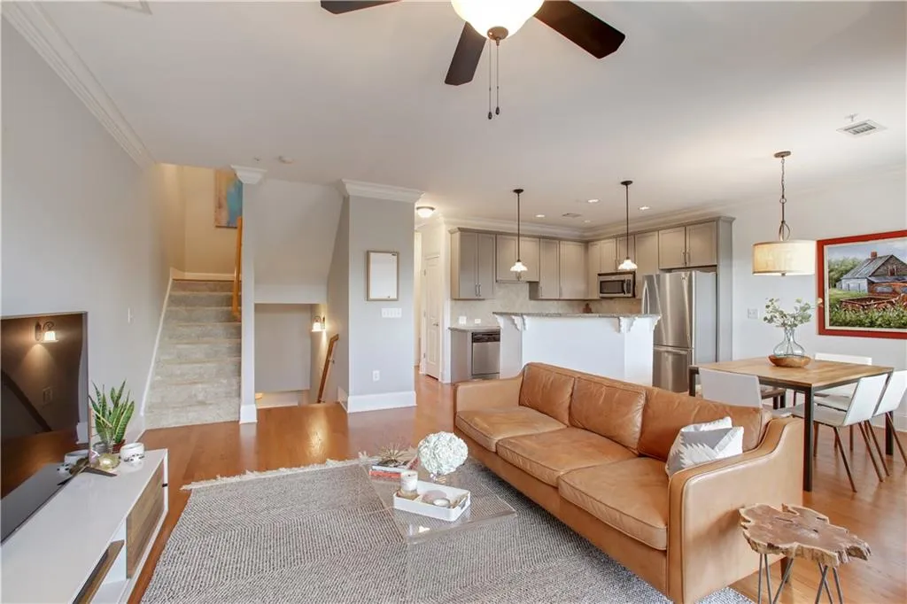 875 Perennial Drive, Atlanta, Georgia 30328, 3 Bedrooms Bedrooms, ,2 BathroomsBathrooms,Residential,Sold,875 Perennial Drive,6129119