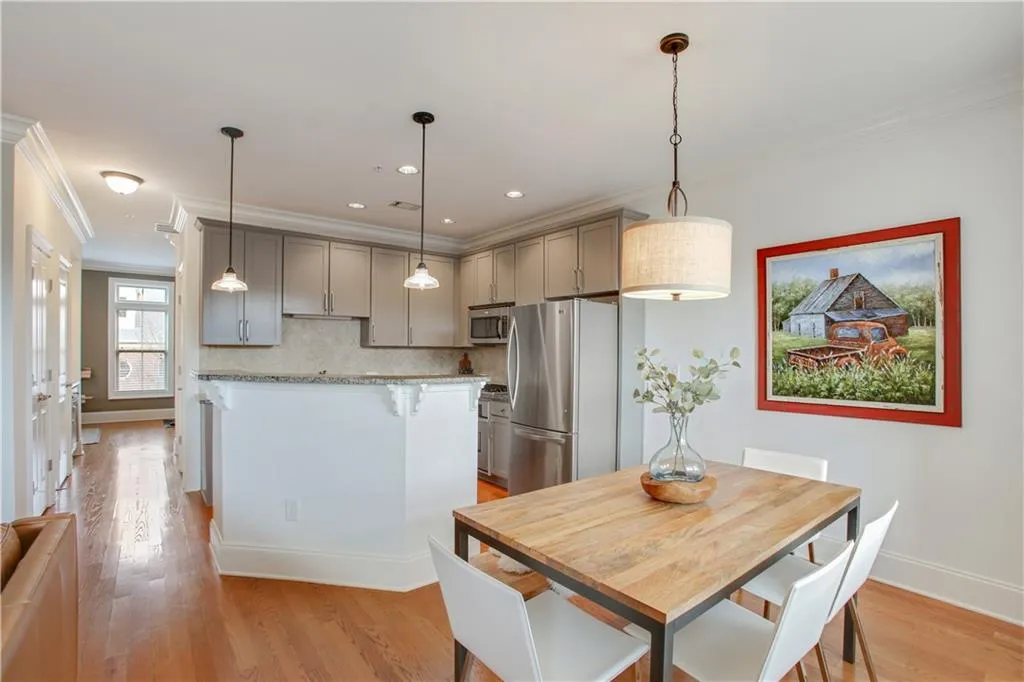 875 Perennial Drive, Atlanta, Georgia 30328, 3 Bedrooms Bedrooms, ,2 BathroomsBathrooms,Residential,Sold,875 Perennial Drive,6129119