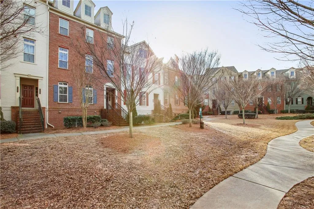 875 Perennial Drive, Atlanta, Georgia 30328, 3 Bedrooms Bedrooms, ,2 BathroomsBathrooms,Residential,Sold,875 Perennial Drive,6129119