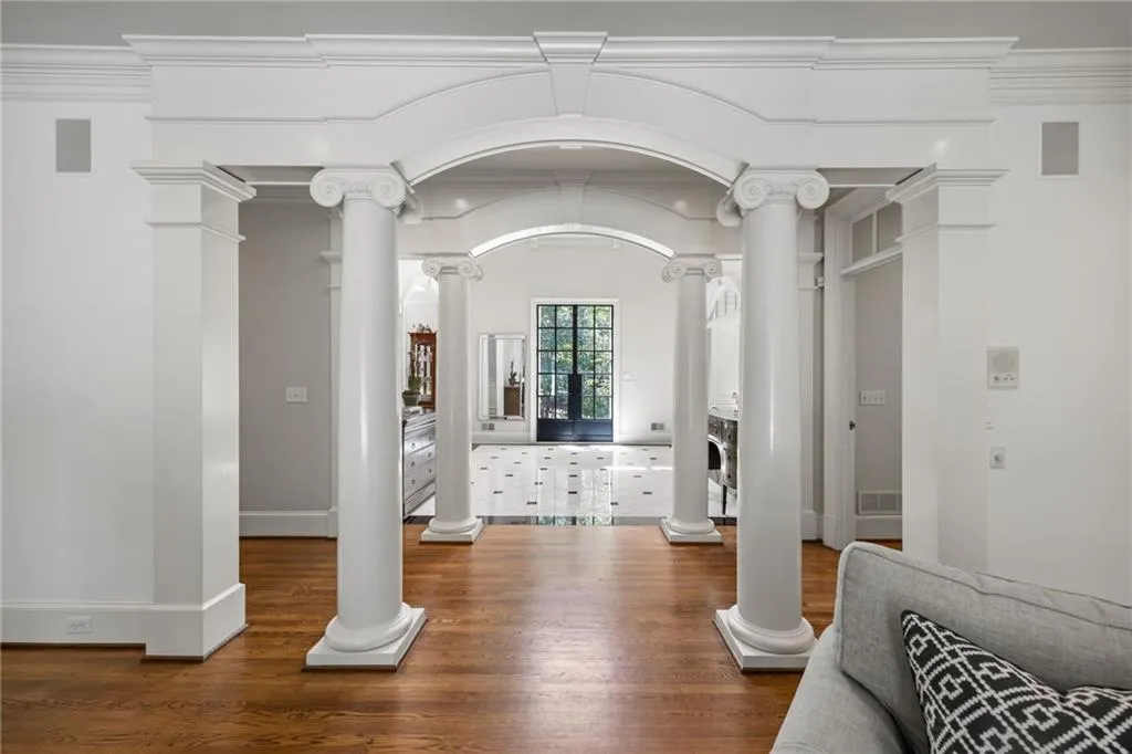 4777 Riverview Road, Sandy Springs, Georgia 30327, 6 Bedrooms Bedrooms, 0 ,8 BathroomsBathrooms,Residential,For Sale,4777 Riverview Road,7832044