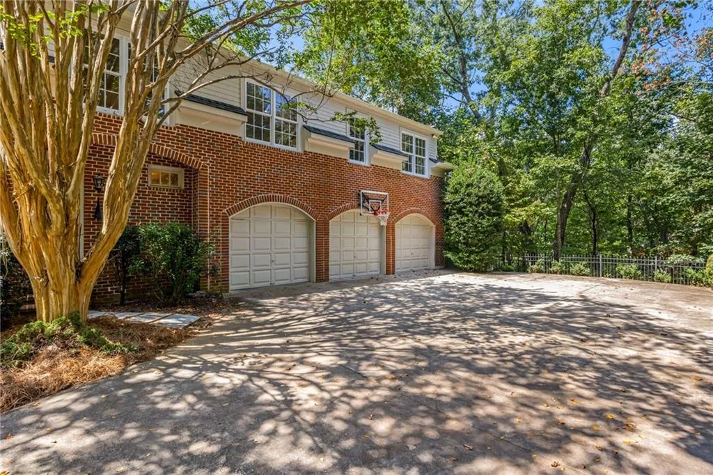 4777 Riverview Road, Sandy Springs, Georgia 30327, 6 Bedrooms Bedrooms, 0 ,8 BathroomsBathrooms,Residential,For Sale,4777 Riverview Road,7832044
