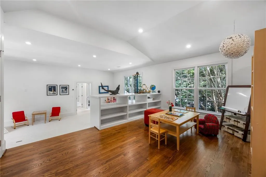 4777 Riverview Road, Sandy Springs, Georgia 30327, 6 Bedrooms Bedrooms, 0 ,8 BathroomsBathrooms,Residential,For Sale,4777 Riverview Road,7832044