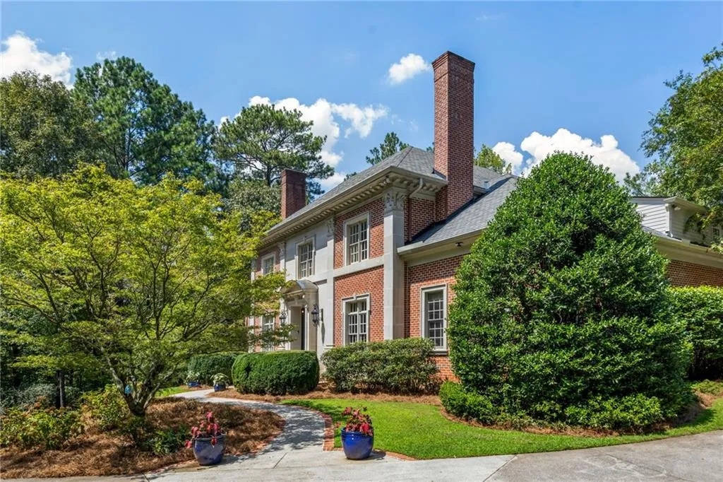 4777 Riverview Road, Sandy Springs, Georgia 30327, 6 Bedrooms Bedrooms, 0 ,8 BathroomsBathrooms,Residential,For Sale,4777 Riverview Road,7832044