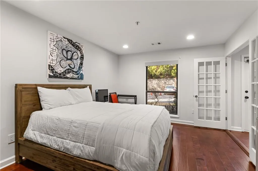 3203 Lenox Road Ne Unit 1, Atlanta, Georgia 30324, 2 Bedrooms Bedrooms, ,2 BathroomsBathrooms,Residential,For Sale,3203 Lenox Road Ne Unit 1,7612987