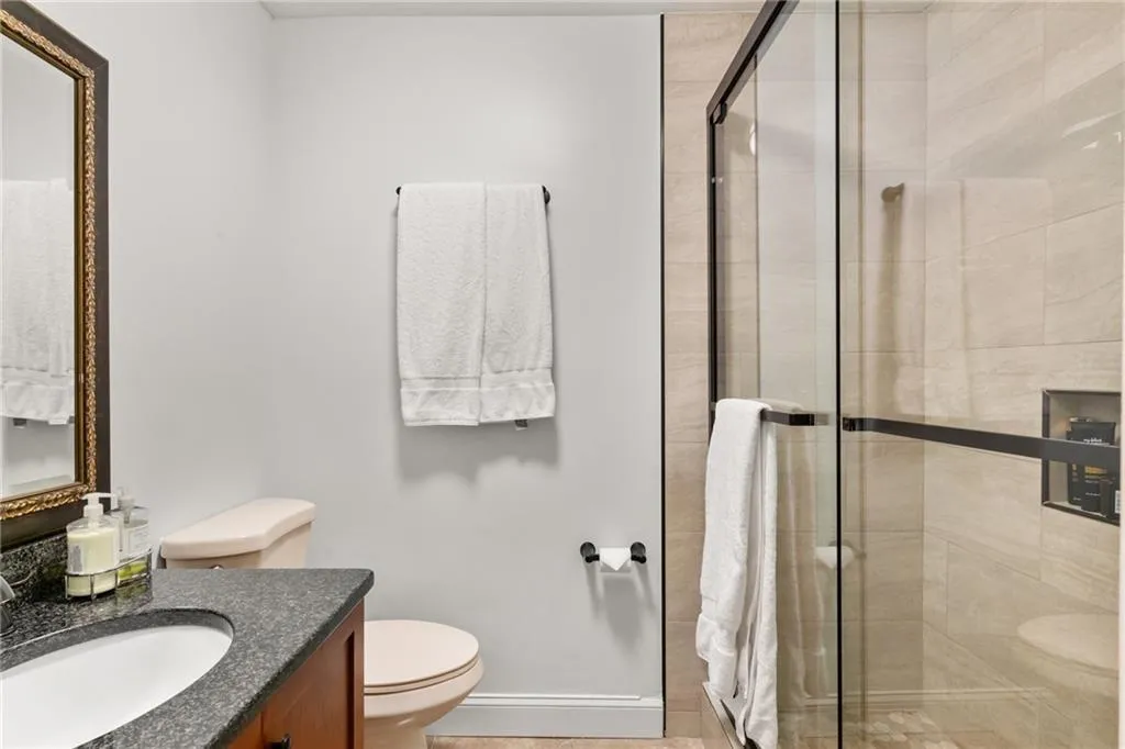 3203 Lenox Road Ne Unit 1, Atlanta, Georgia 30324, 2 Bedrooms Bedrooms, ,2 BathroomsBathrooms,Residential,For Sale,3203 Lenox Road Ne Unit 1,7612987