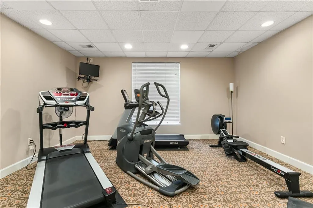 3203 Lenox Road Ne Unit 1, Atlanta, Georgia 30324, 2 Bedrooms Bedrooms, ,2 BathroomsBathrooms,Residential,For Sale,3203 Lenox Road Ne Unit 1,7612987