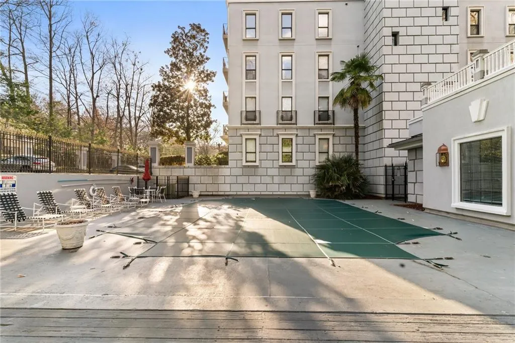 3203 Lenox Road Ne Unit 1, Atlanta, Georgia 30324, 2 Bedrooms Bedrooms, ,2 BathroomsBathrooms,Residential,For Sale,3203 Lenox Road Ne Unit 1,7612987