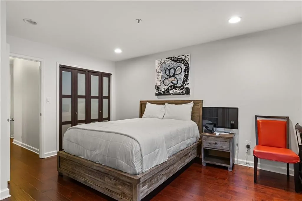 3203 Lenox Road Ne Unit 1, Atlanta, Georgia 30324, 2 Bedrooms Bedrooms, ,2 BathroomsBathrooms,Residential,For Sale,3203 Lenox Road Ne Unit 1,7612987