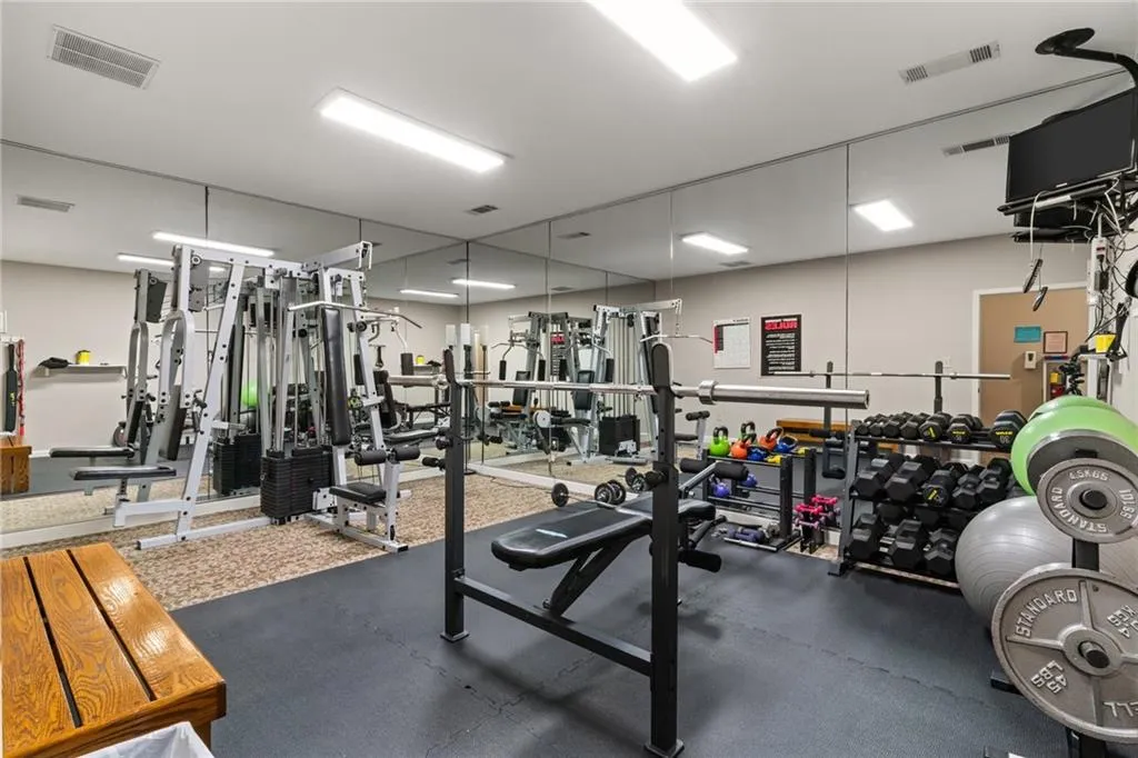 3203 Lenox Road Ne Unit 1, Atlanta, Georgia 30324, 2 Bedrooms Bedrooms, ,2 BathroomsBathrooms,Residential,For Sale,3203 Lenox Road Ne Unit 1,7612987