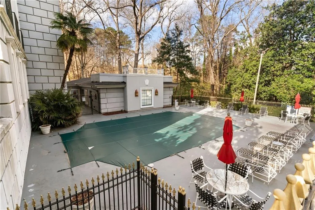 3203 Lenox Road Ne Unit 1, Atlanta, Georgia 30324, 2 Bedrooms Bedrooms, ,2 BathroomsBathrooms,Residential,For Sale,3203 Lenox Road Ne Unit 1,7612987