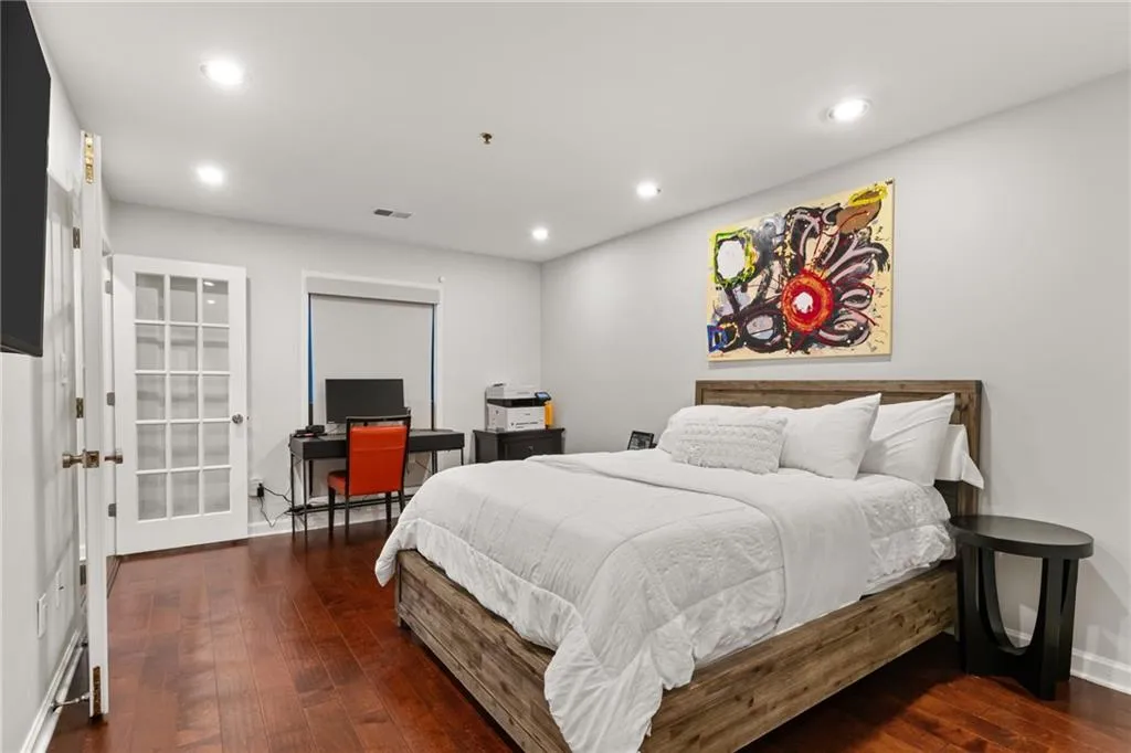 3203 Lenox Road Ne Unit 1, Atlanta, Georgia 30324, 2 Bedrooms Bedrooms, ,2 BathroomsBathrooms,Residential,For Sale,3203 Lenox Road Ne Unit 1,7612987