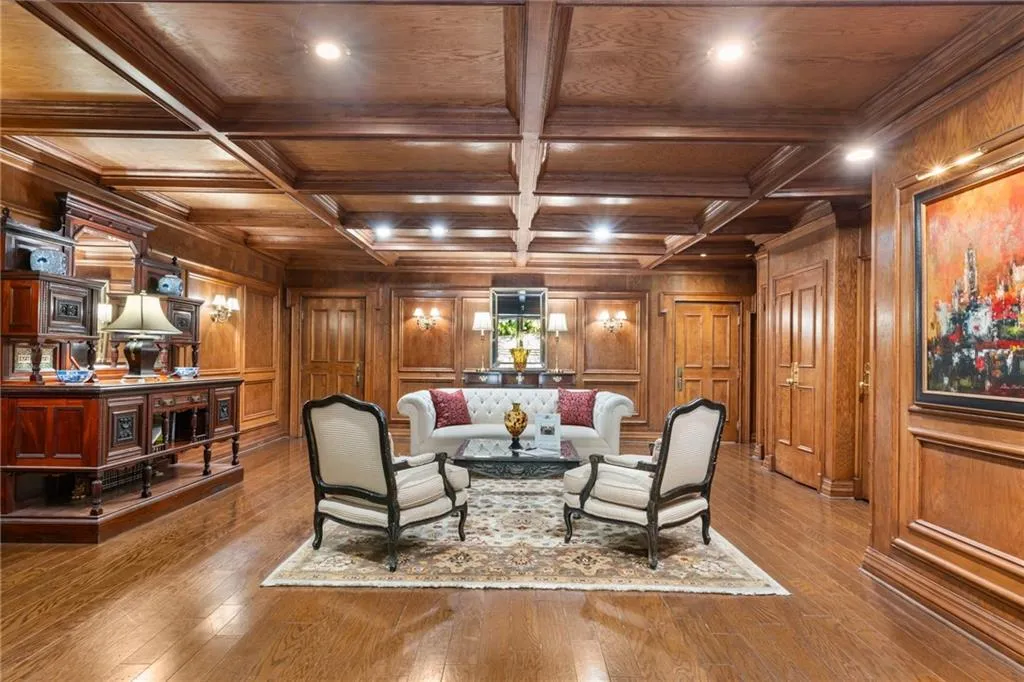 3203 Lenox Road Ne Unit 1, Atlanta, Georgia 30324, 2 Bedrooms Bedrooms, ,2 BathroomsBathrooms,Residential,For Sale,3203 Lenox Road Ne Unit 1,7612987