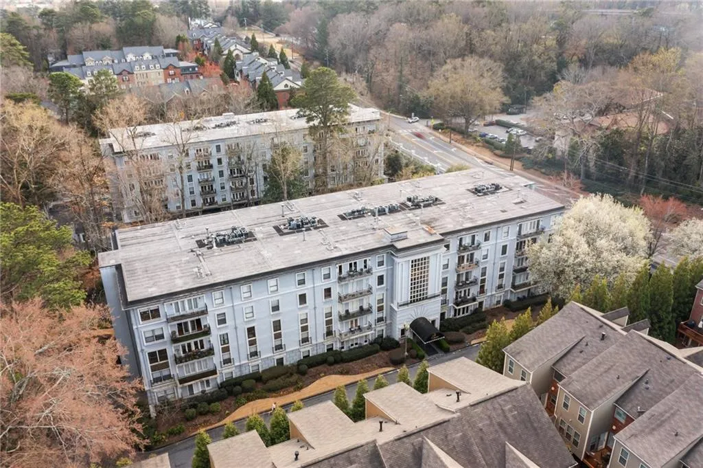 3203 Lenox Road Ne Unit 1, Atlanta, Georgia 30324, 2 Bedrooms Bedrooms, ,2 BathroomsBathrooms,Residential,For Sale,3203 Lenox Road Ne Unit 1,7612987