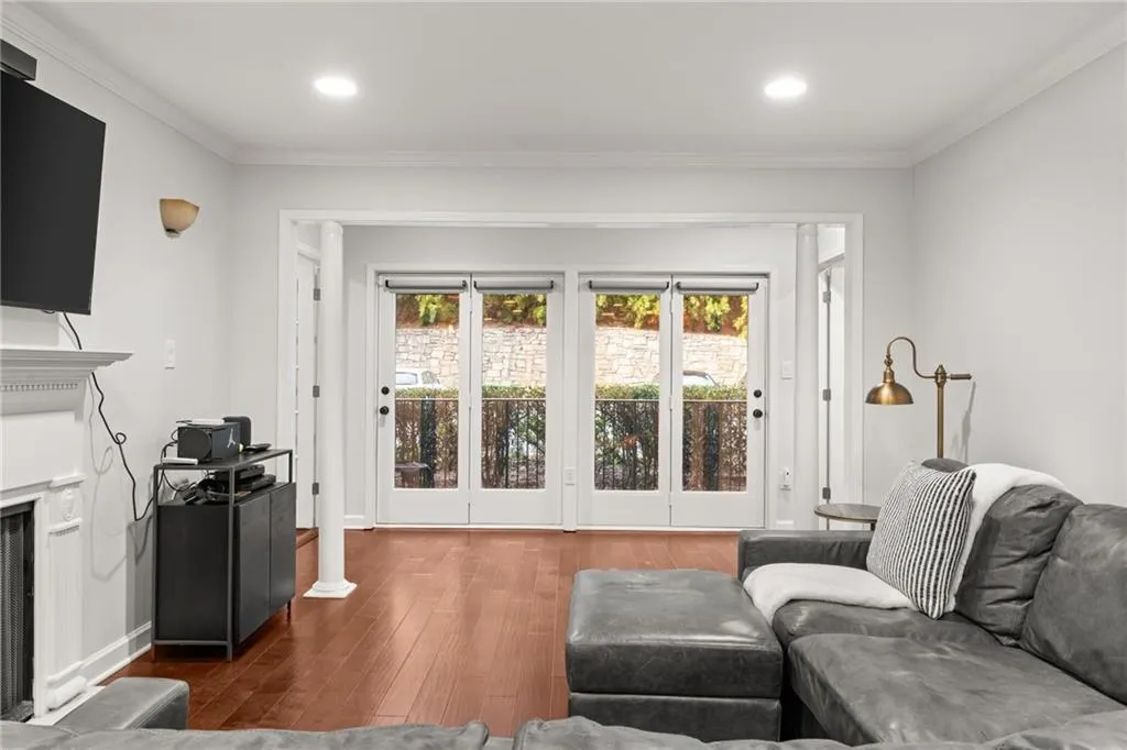 3203 Lenox Road Ne Unit 1, Atlanta, Georgia 30324, 2 Bedrooms Bedrooms, ,2 BathroomsBathrooms,Residential,For Sale,3203 Lenox Road Ne Unit 1,7612987