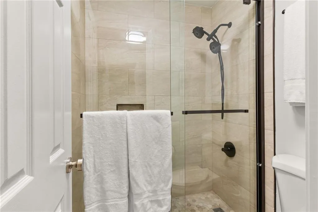 3203 Lenox Road Ne Unit 1, Atlanta, Georgia 30324, 2 Bedrooms Bedrooms, ,2 BathroomsBathrooms,Residential,For Sale,3203 Lenox Road Ne Unit 1,7612987