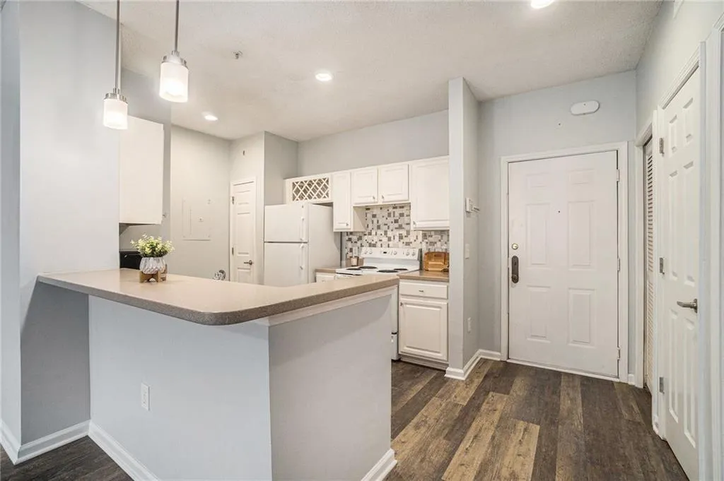 955 Juniper Street Unit 3026, Atlanta, Georgia 30309, 1 Bedroom Bedrooms, ,1 BathroomBathrooms,Residential,For Sale,955 Juniper Street Unit 3026,7555559