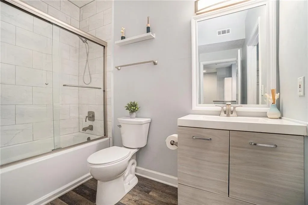 955 Juniper Street Unit 3026, Atlanta, Georgia 30309, 1 Bedroom Bedrooms, ,1 BathroomBathrooms,Residential,For Sale,955 Juniper Street Unit 3026,7555559
