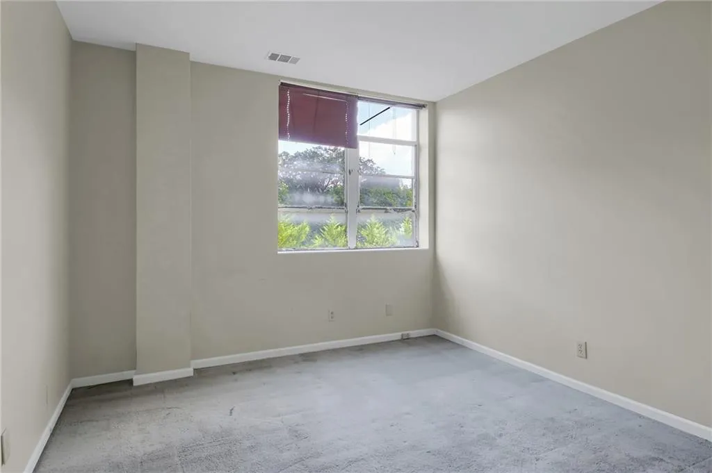 1421 Peachtree Street Unit 206, Atlanta, Georgia 30309, 2 Bedrooms Bedrooms, ,1 BathroomBathrooms,Residential,For Sale,1421 Peachtree Street Unit 206,7639155