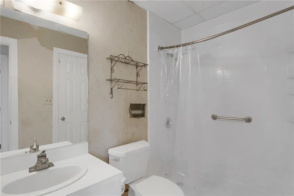 1421 Peachtree Street Unit 206, Atlanta, Georgia 30309, 2 Bedrooms Bedrooms, ,1 BathroomBathrooms,Residential,For Sale,1421 Peachtree Street Unit 206,7639155
