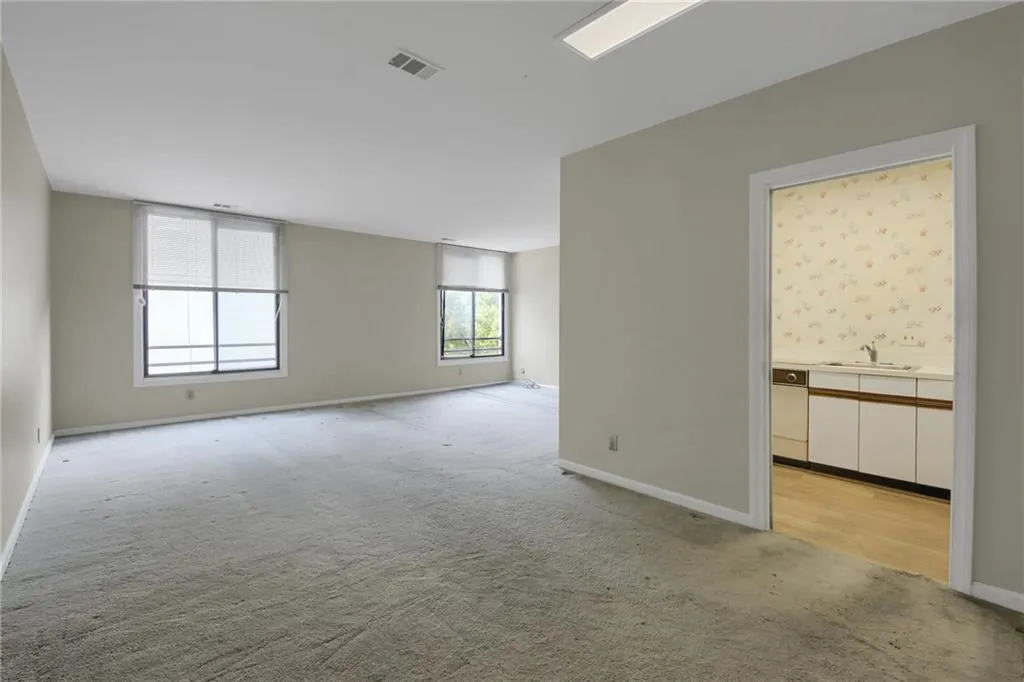 1421 Peachtree Street Unit 206, Atlanta, Georgia 30309, 2 Bedrooms Bedrooms, ,1 BathroomBathrooms,Residential,For Sale,1421 Peachtree Street Unit 206,7639155