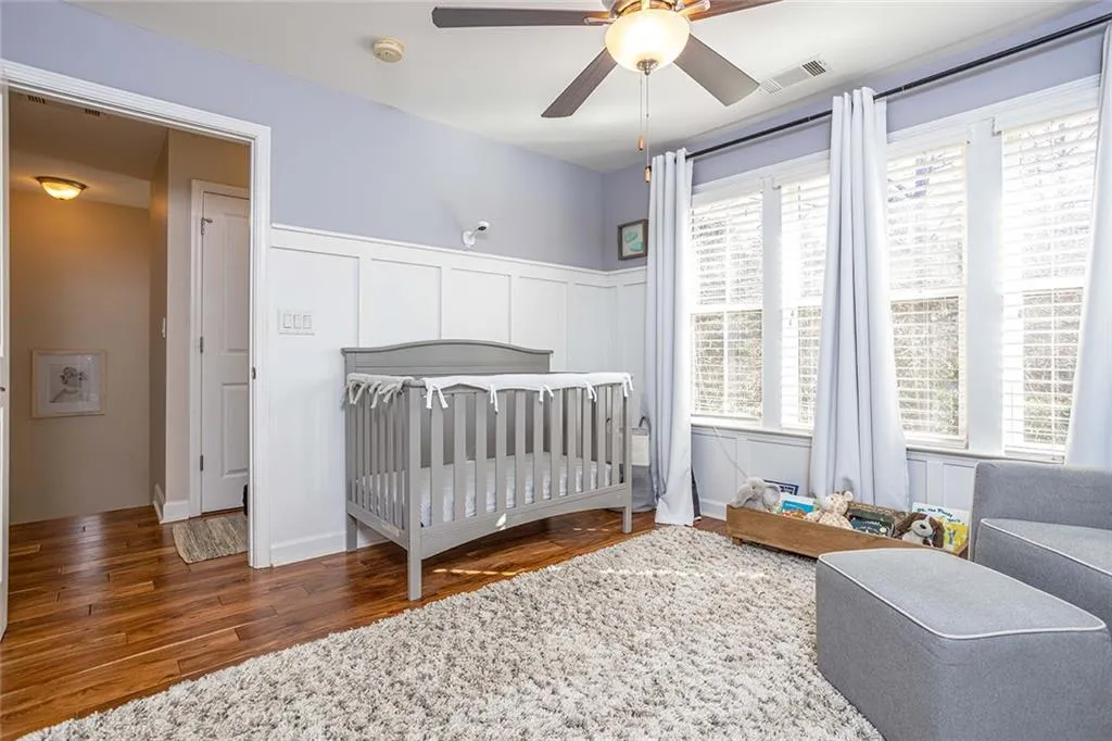 5472 Glenridge View, Sandy Springs, Georgia 30342, 2 Bedrooms Bedrooms, ,2 BathroomsBathrooms,Residential,Sold,5472 Glenridge View,7017434