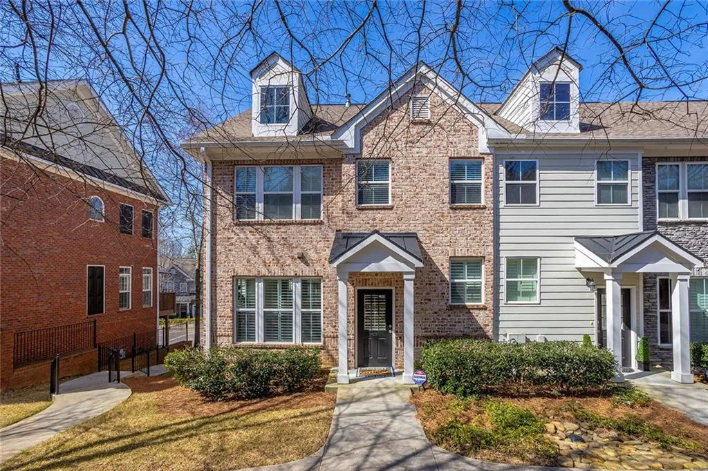 5472 Glenridge View, Sandy Springs, Georgia 30342, 2 Bedrooms Bedrooms, ,2 BathroomsBathrooms,Residential,Sold,5472 Glenridge View,7017434