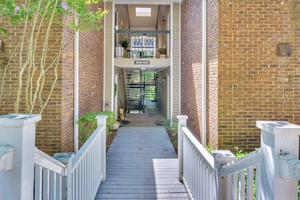 506 Barrington Hills Drive, Atlanta, Georgia 30350, 2 Bedrooms Bedrooms, ,2 BathroomsBathrooms,Residential,For Sale,506 Barrington Hills Drive,7616670