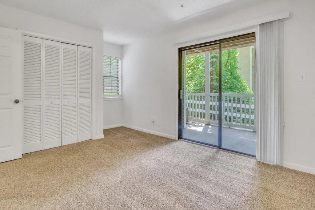 506 Barrington Hills Drive, Atlanta, Georgia 30350, 2 Bedrooms Bedrooms, ,2 BathroomsBathrooms,Residential,For Sale,506 Barrington Hills Drive,7616670