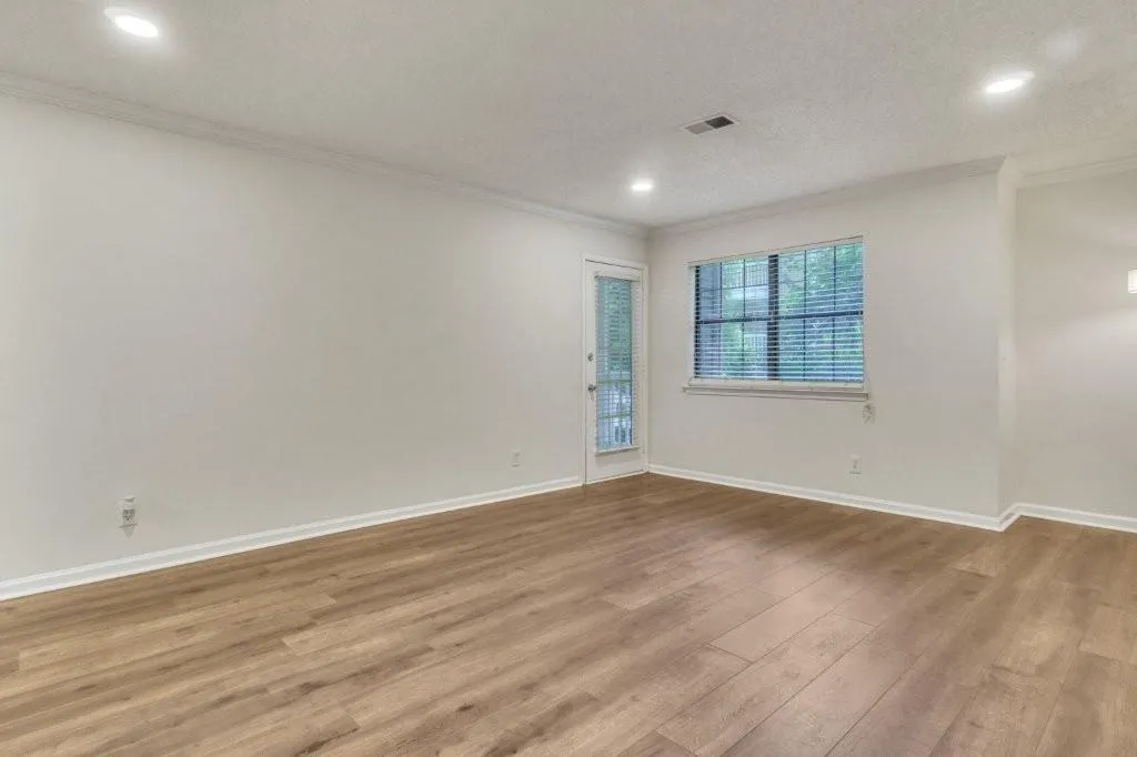 506 Barrington Hills Drive, Atlanta, Georgia 30350, 2 Bedrooms Bedrooms, ,2 BathroomsBathrooms,Residential,For Sale,506 Barrington Hills Drive,7616670