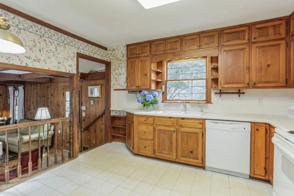 1658 Northridge Road, Sandy Springs, Georgia 30350, 4 Bedrooms Bedrooms, ,3 BathroomsBathrooms,Residential,Sold,1658 Northridge Road,6573583