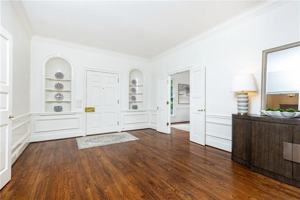 170 W Paces Ferry Road Nw, Atlanta, Georgia 30305, 4 Bedrooms Bedrooms, ,4 BathroomsBathrooms,Residential,For Sale,170 W Paces Ferry Road Nw,7658227