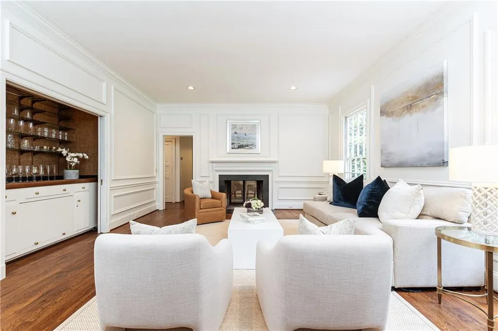 170 W Paces Ferry Road Nw, Atlanta, Georgia 30305, 4 Bedrooms Bedrooms, ,4 BathroomsBathrooms,Residential,For Sale,170 W Paces Ferry Road Nw,7658227